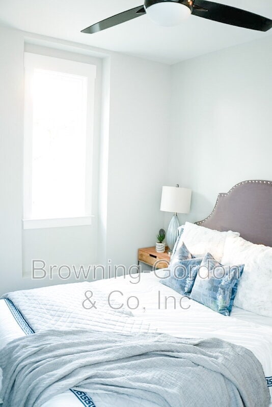 Building Photo - 2156 Byrum Ave