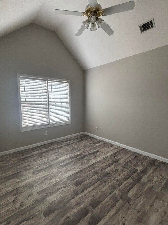 Building Photo - 158 Mallard Lake Dr