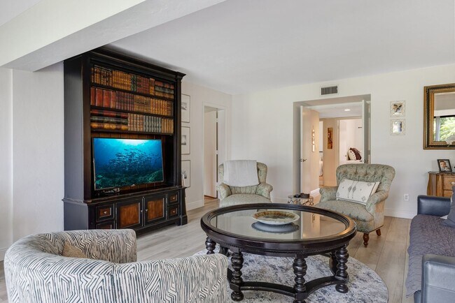 Building Photo - ** RETREAT AT NAPLES ** 3 BED / 2 BATH - C...