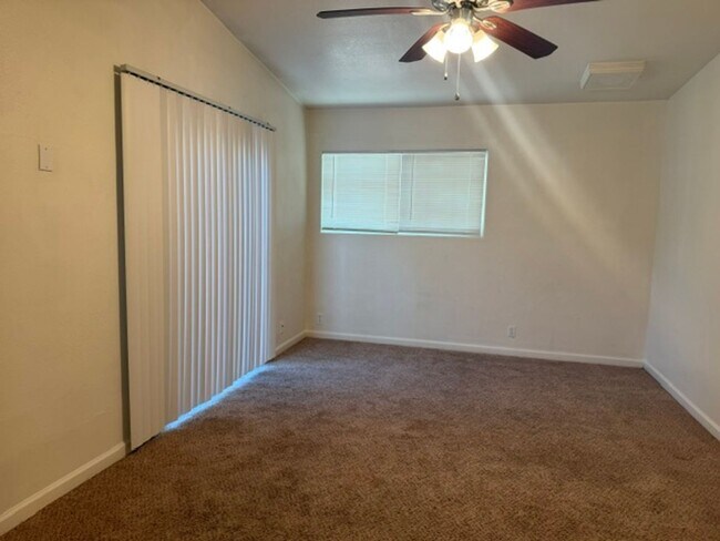 Building Photo - 1066 Camino Coronado