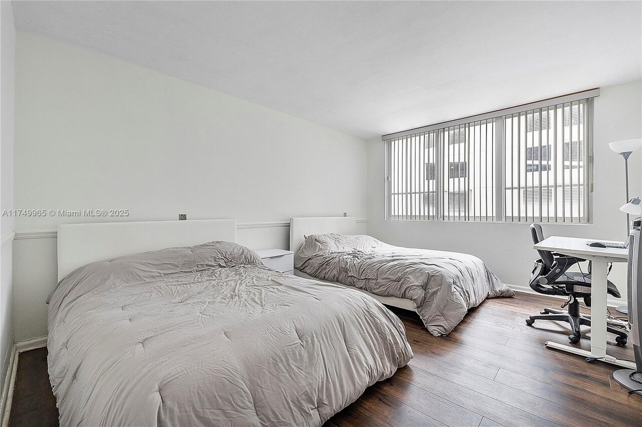 bedroom 1 - 5005 Collins Ave