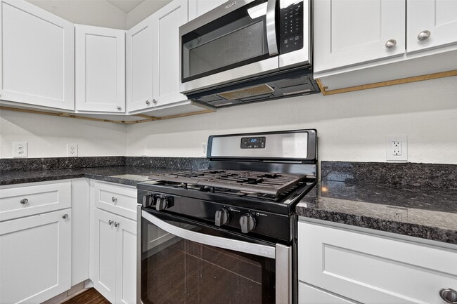 Building Photo - 7507 Legacy Pines Dr