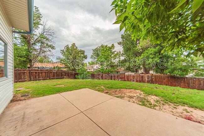 Building Photo - 16565 E Girard Ave