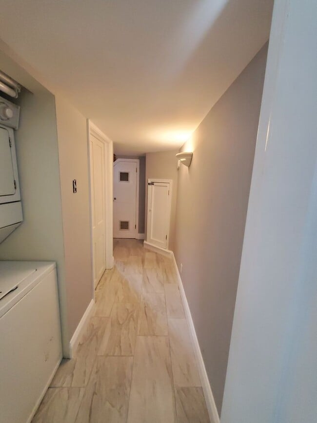 Building Photo - 2BR/2BA in historic Upper Fells Point