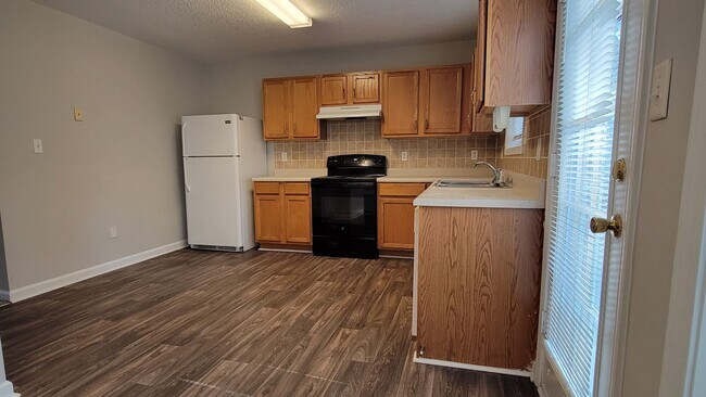 Building Photo - Coming Soon - Modern Comfort Ideal Locatio...