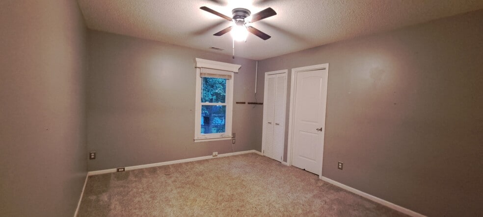 Building Photo - 2501 Saint Christopher Cir SW