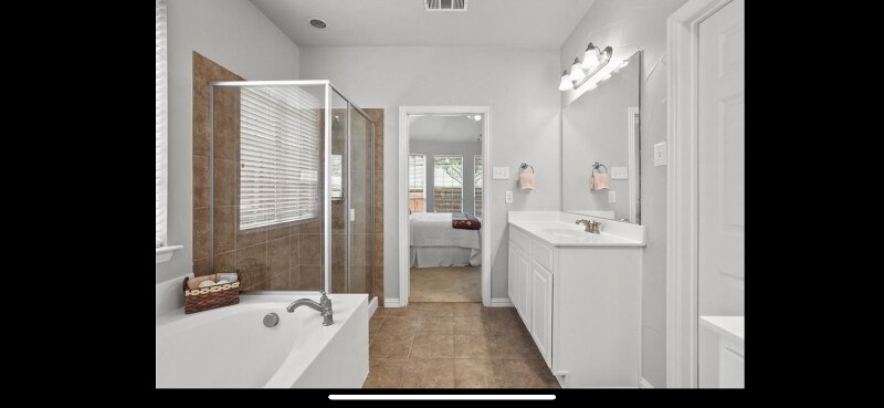 Building Photo - 961 Noble Ave