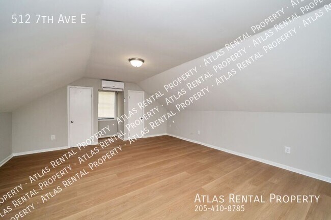 Building Photo - 512 7th Ave E