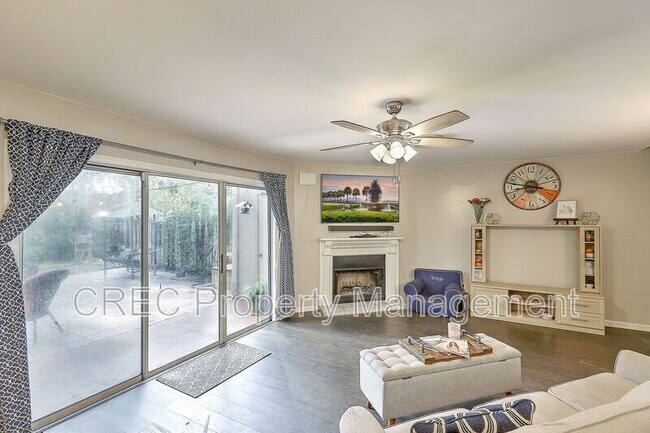 Building Photo - 2065 Emerald Terrace