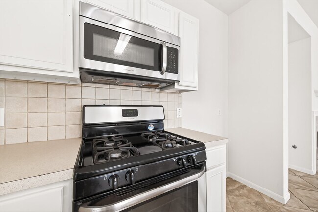 Building Photo - 2806 Powell Springs Ct