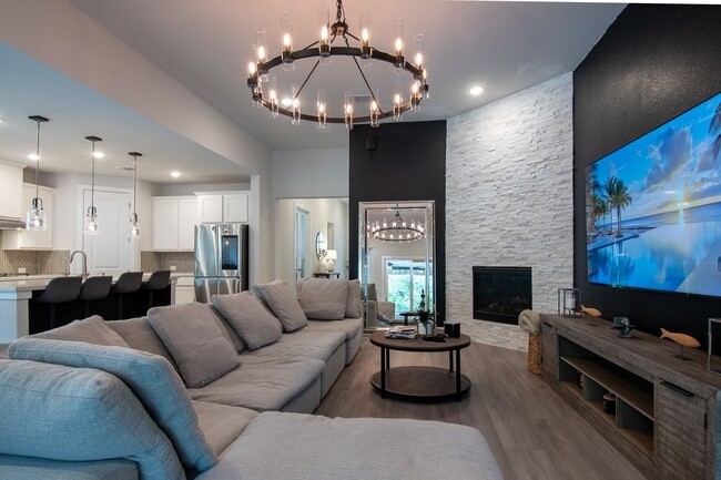 Building Photo - 16 Mariposa Wds Dr