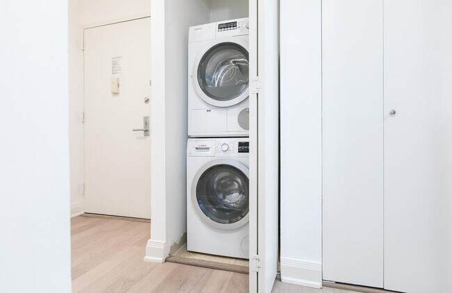 Building Photo - 7 E 91st St