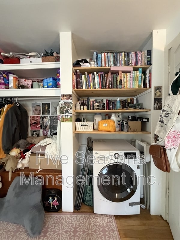 Building Photo - 32 Intervale Ave