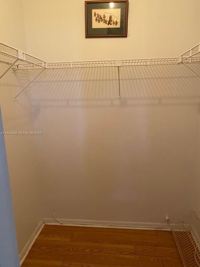 Building Photo - 5841 NW 61st Ave