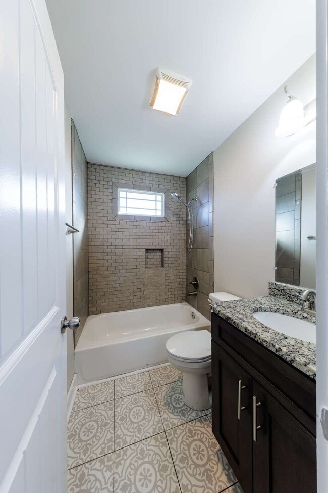 Building Photo - Renovated 2 Bed in Elizabeth Park for Lease!