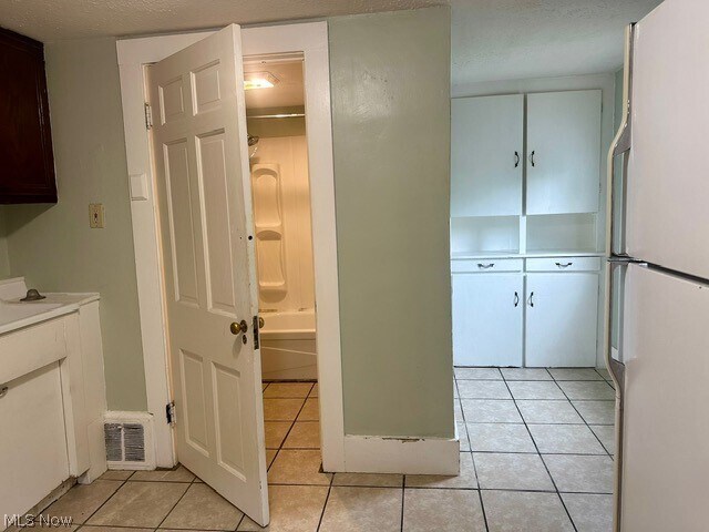 Building Photo - 649 W Hopocan Ave