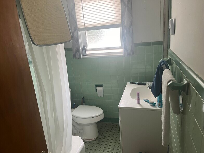 Building Photo - 1446 Monocacy St