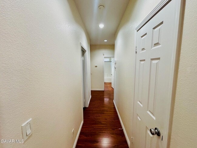 Building Photo - 5806 W Ave K-3