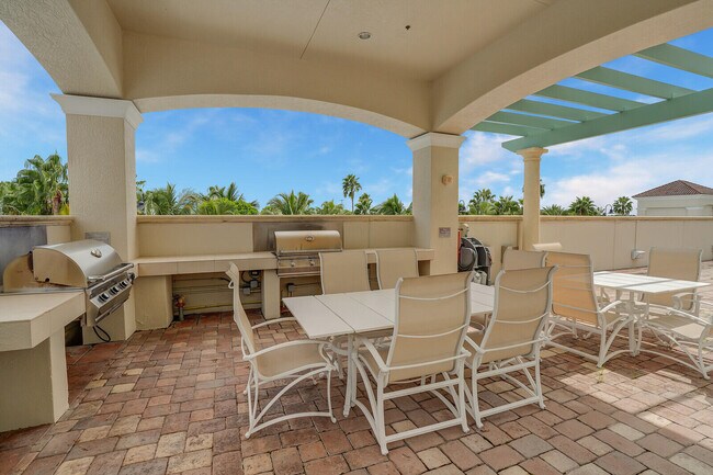 Building Photo - 3630 Gardens 901c Pky