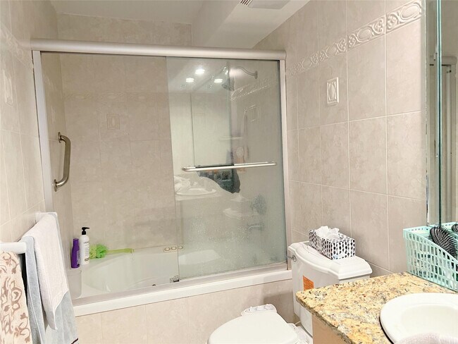 Building Photo - 3400 Galt Ocean Dr