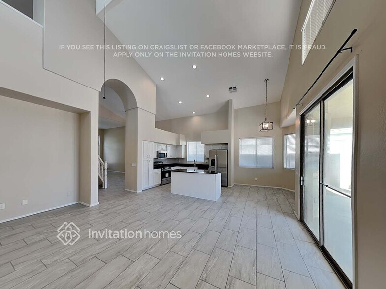 Building Photo - 8787 W Augusta Ave