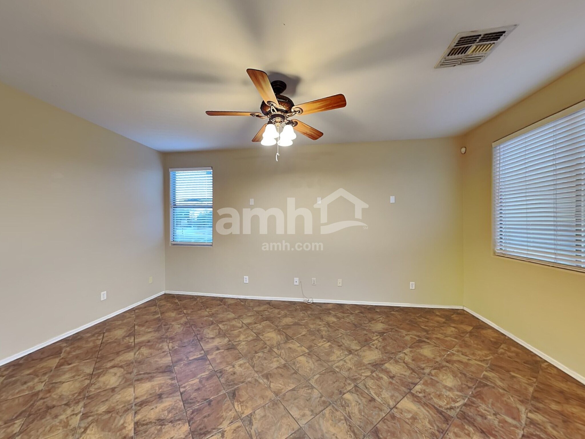 Building Photo - 7592 W Ranchers Dr