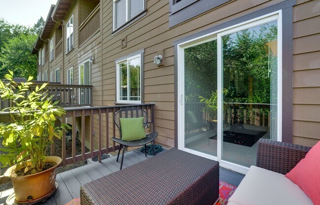 Building Photo - Spacious Happy Valley Townhome Featuring Three Bedrooms, Two Balconies & Attached Garage