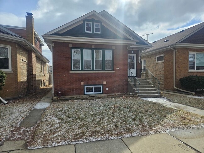 Building Photo - 6125 W Newport Ave