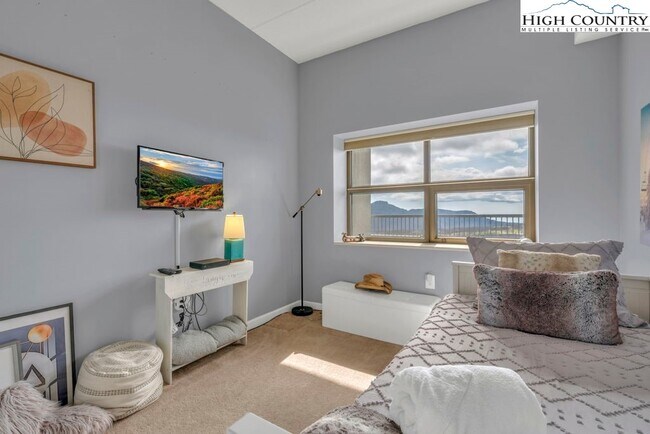 Building Photo - 303 Sugar Top Dr