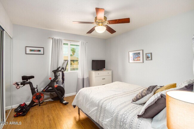 Building Photo - 3809 W Cholla St