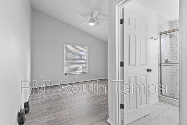 Building Photo - 7515 S Westshore Blvd