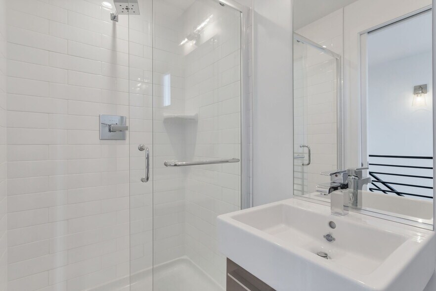 Building Photo - 3633 Pecos St