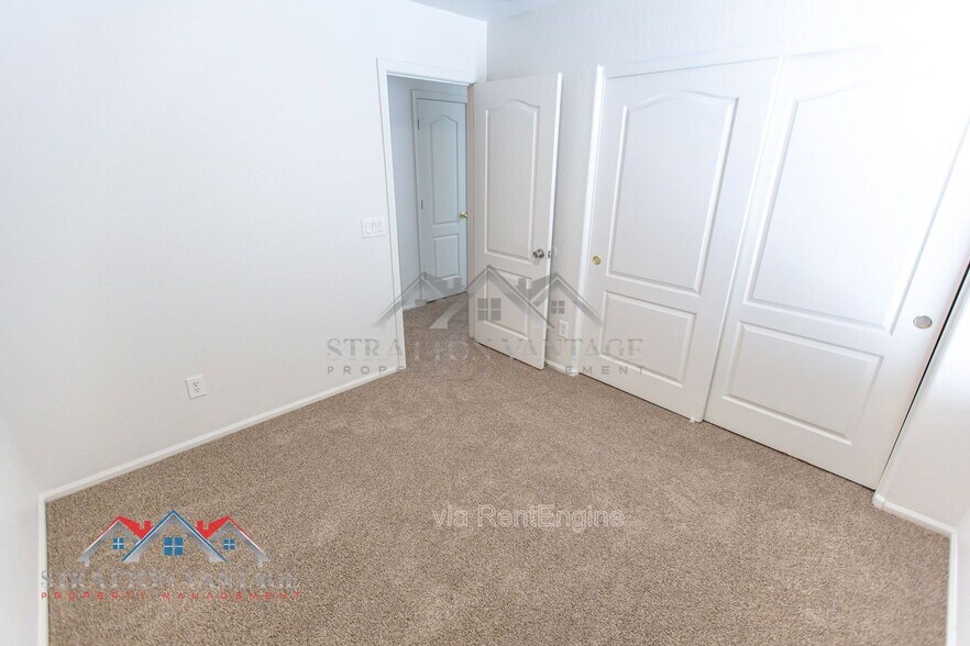 Building Photo - 4149 E Azurite Rd