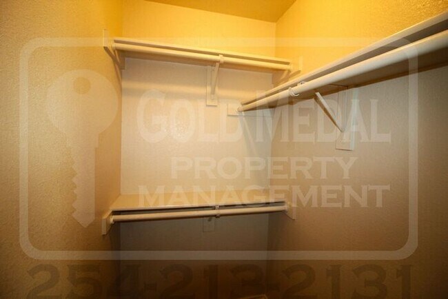 Building Photo - 3304 Barcelona Dr