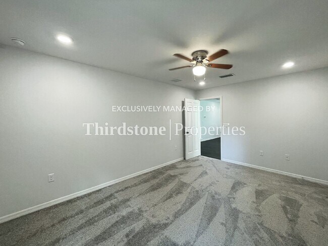 Building Photo - 8344 Maple St