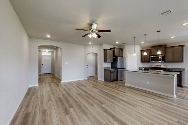 Building Photo - "Charming 3-Bed, 2-Bath Home in Bryan, TX!"