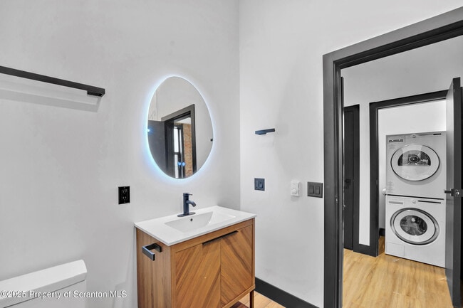 Building Photo - 117 Penn Ave