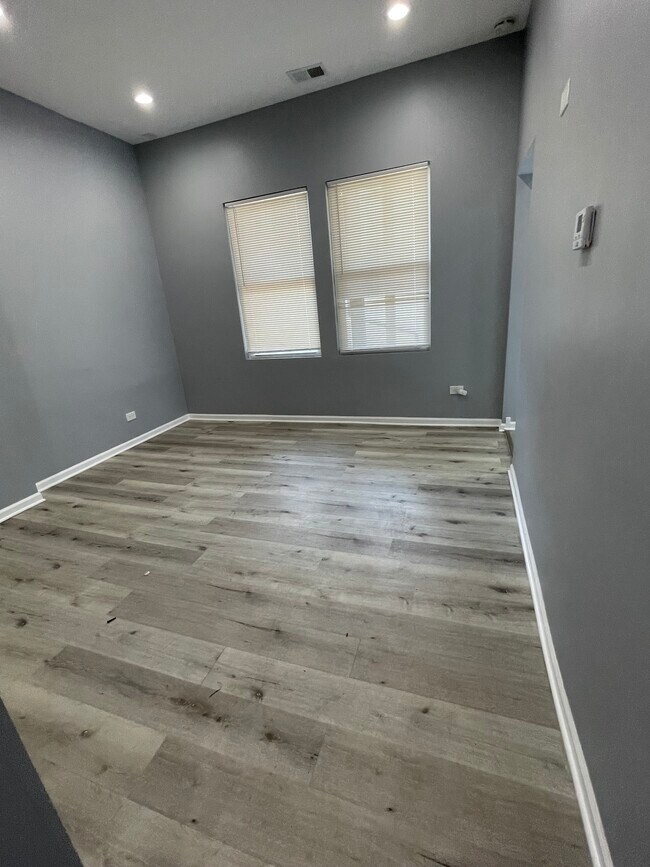 Building Photo - 3130 W Arthington St