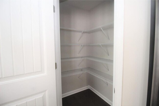 Building Photo - 4086 Water Mill Dr