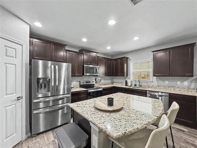 Building Photo - 4842 Chatterton Way