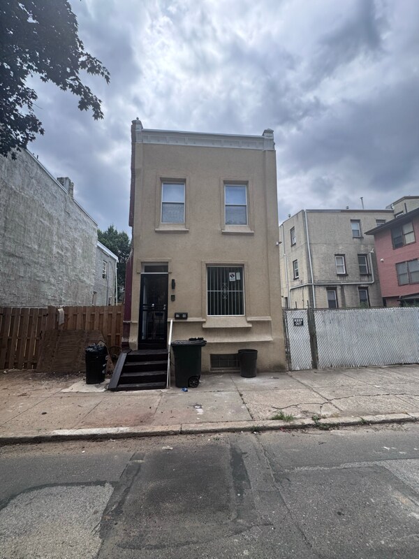 Building Photo - 1740 Edgley St
