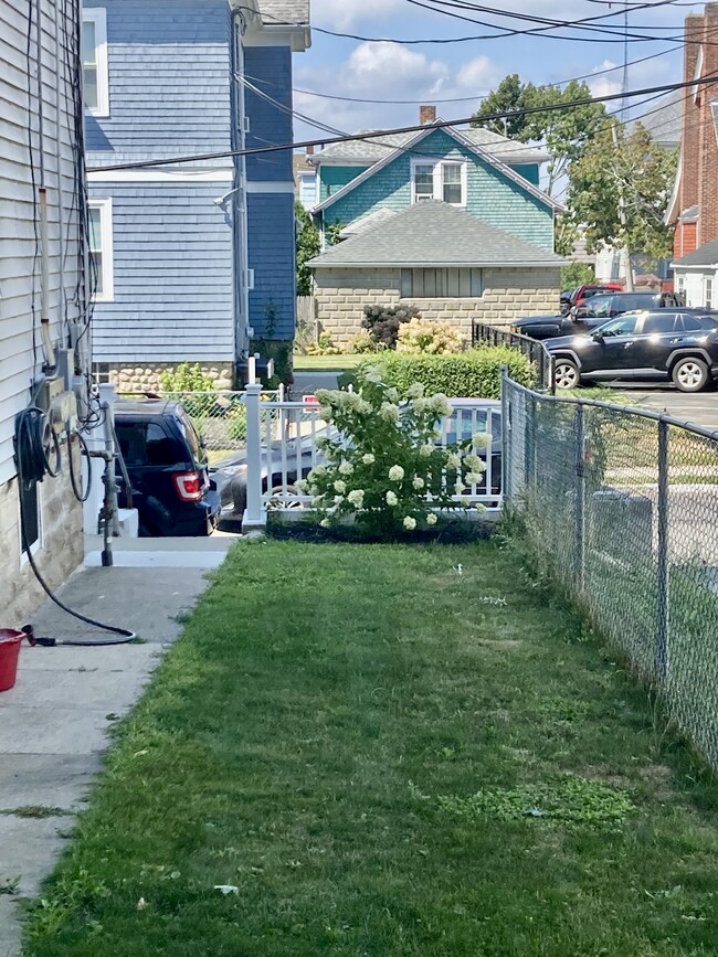 Side of house to street - 16 Woodlawn St