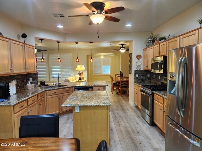 Building Photo - 12864 W Hedge Hog Pl