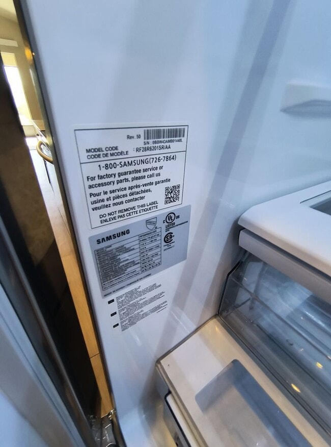 Building Photo - SOLAR ENGERY HOME!!! 4 BEDROOM 2 BATHROOM IN AUBURNDALE.