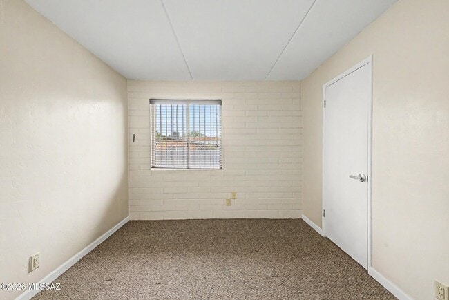 Building Photo - 55 N Cherry Ave