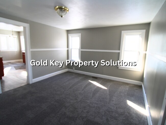 Building Photo - Spacious 3 BR 1 BA House with Dining Room and Basement (NO SECTION 8)