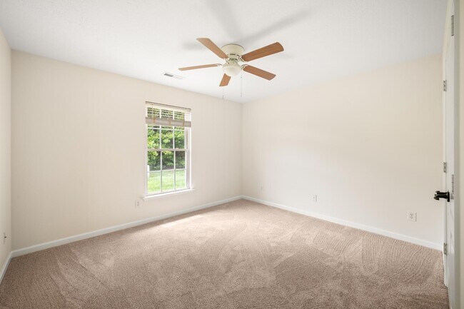 Building Photo - 66 Old Tavern Cir