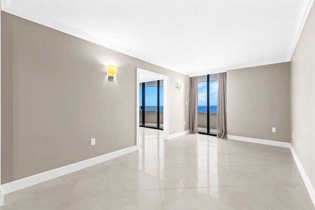 Building Photo - 5070 N Ocean Dr