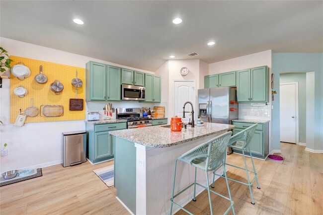 Building Photo - 456 Red Matador Ln