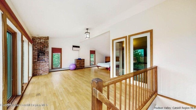 Building Photo - 376 Abbey Rd